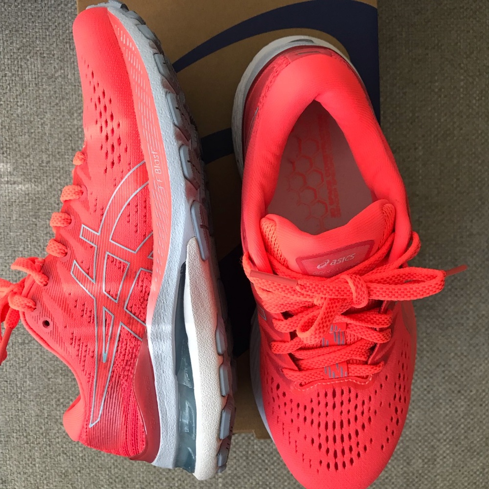 ASICS Gel-Kayano 28 Women Size 5.5 - Picture 2 of 4